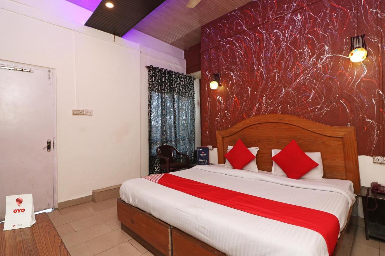 Oyo 73902 Vyttila Residency Hotel Kochi Exterior foto