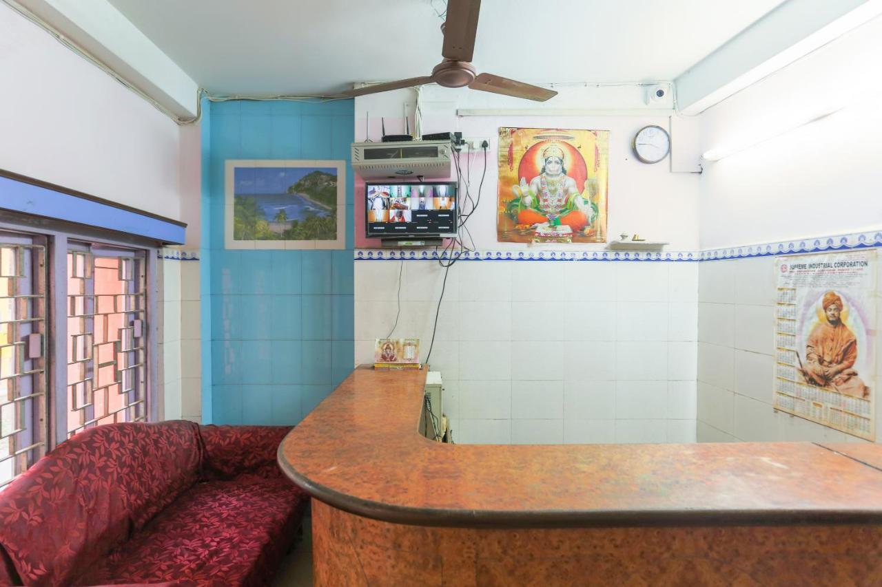 Oyo 73902 Vyttila Residency Hotel Kochi Exterior foto