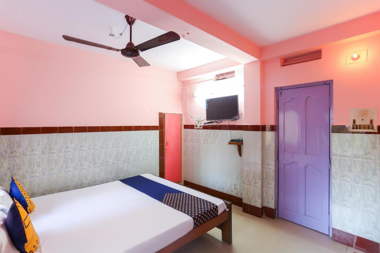 Oyo 73902 Vyttila Residency Hotel Kochi Exterior foto