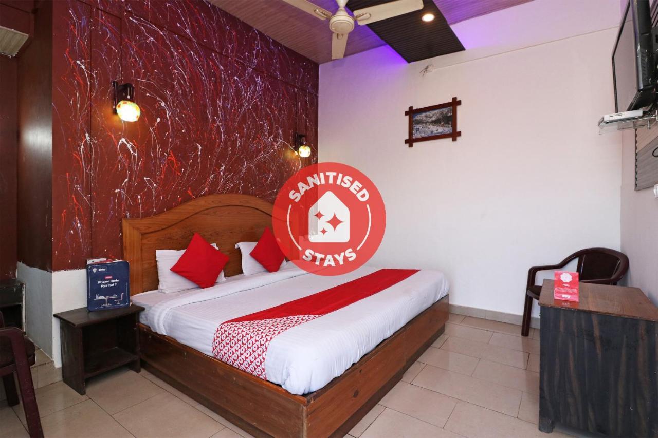 Oyo 73902 Vyttila Residency Hotel Kochi Exterior foto